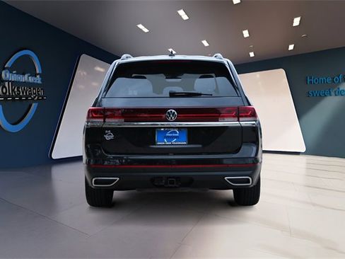 Certified 2025 Volkswagen Atlas SE image 6