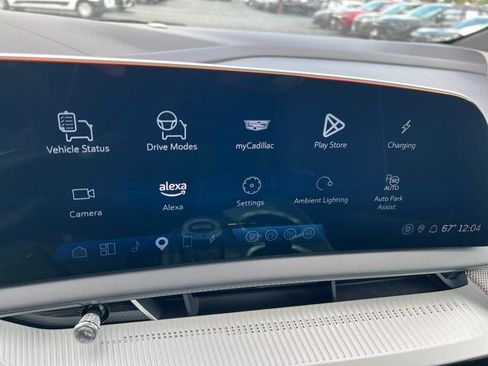 Certified 2025 Cadillac Optiq Sport 2 w/ LPO, Floor Liner Package AWD/4WD image 18