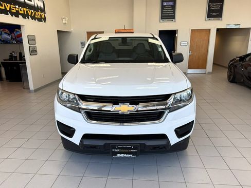 Used 2020 Chevrolet Colorado W/T w/ WT Convenience Package AWD/4WD image 3