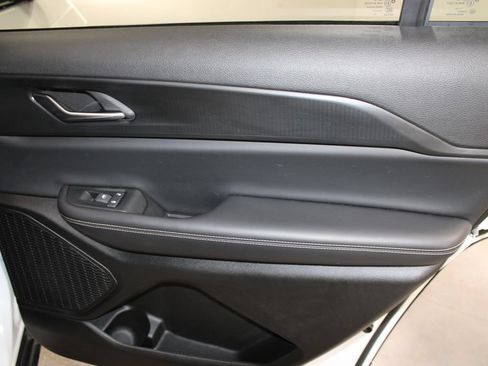 Used 2024 Jeep Grand Cherokee L Altitude AWD/4WD image 29