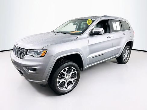 Used 2020 Jeep Grand Cherokee Overland image 4
