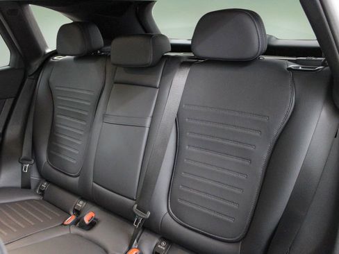 Used 2025 Mercedes-Benz GLC 300 4MATIC image 21