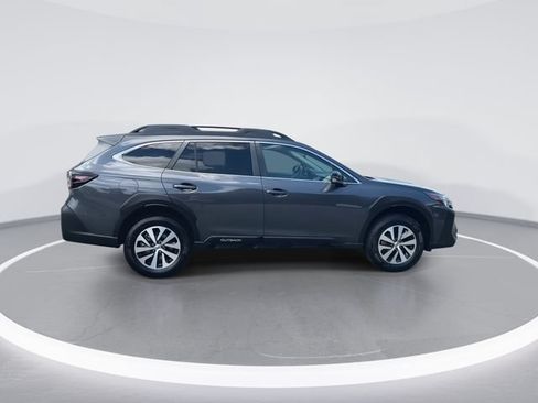 Used 2024 Subaru Outback Premium AWD/4WD image 9