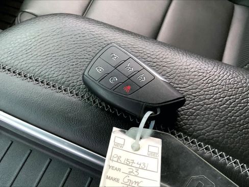 Used 2023 GMC Yukon Denali image 14