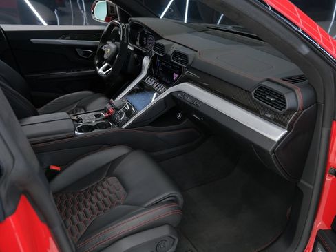 Used 2021 Lamborghini Urus AWD/4WD image 45