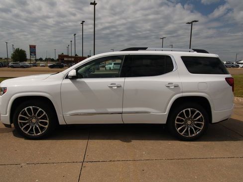 Used 2023 GMC Acadia Denali w/ Denali Ultimate Package AWD/4WD image 19