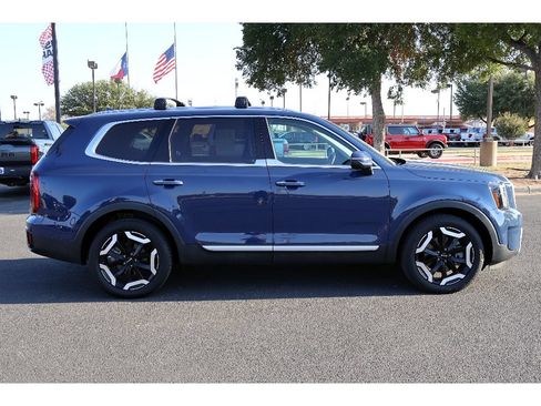 Used 2025 Kia Telluride S AWD/4WD image 12