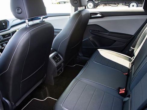 Used 2023 Volkswagen Taos SE image 11