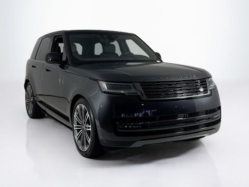Used 2025 Land Rover Range Rover SE AWD/4WD image 7