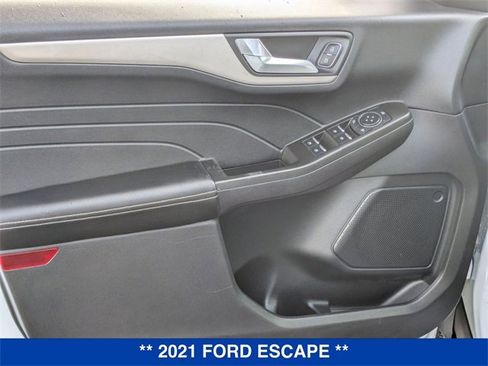 Used 2021 Ford Escape SE w/ Convenience Package image 11
