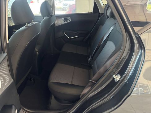 Used 2025 Kia Soul LX w/ LX Technology Package FWD image 23