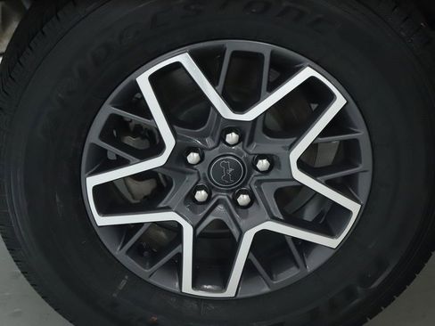 Used 2025 Jeep Wrangler Unlimited Sahara AWD/4WD image 12