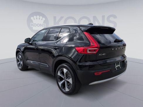 Certified 2025 Volvo XC40 B5 Plus image 4