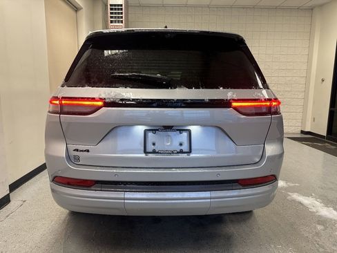 New 2026 Jeep Grand Cherokee Limited AWD/4WD image 18