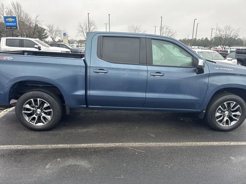 Used 2024 Chevrolet Silverado 1500 LT image 11
