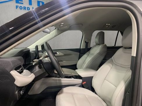 New 2026 Ford Explorer Active w/ Active Comfort Package image 9