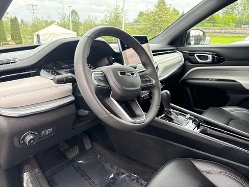 Used 2024 Jeep Compass Limited AWD/4WD image 19