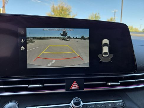 Used 2023 Hyundai Elantra Limited FWD image 29