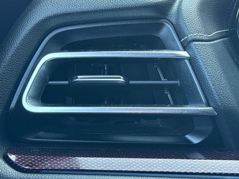 Used 2025 Chevrolet Traverse Z71 image 30