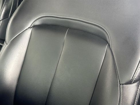 Used 2023 Jeep Grand Cherokee L Limited RWD image 19
