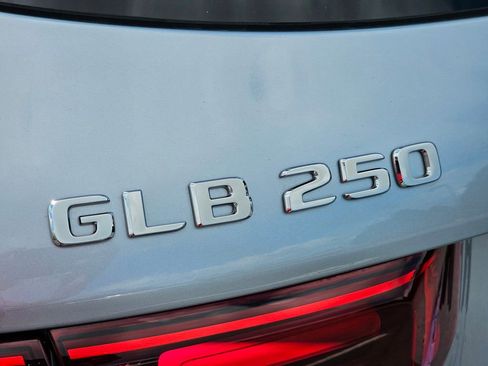 Used 2026 Mercedes-Benz GLB 250 image 12