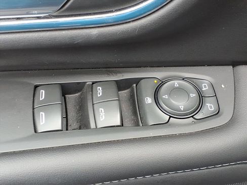 Used 2023 GMC Yukon SLE image 14