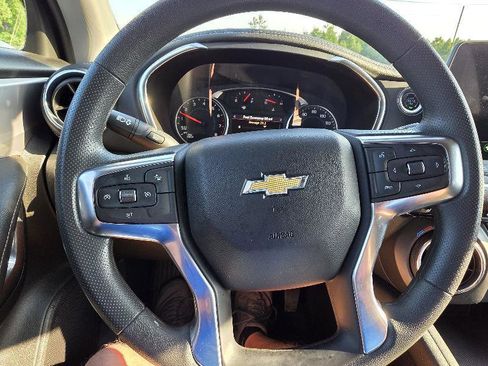 Used 2025 Chevrolet Blazer LT AWD/4WD image 11