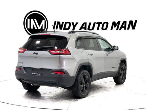 Used 2017 Jeep Cherokee Limited AWD/4WD image 4