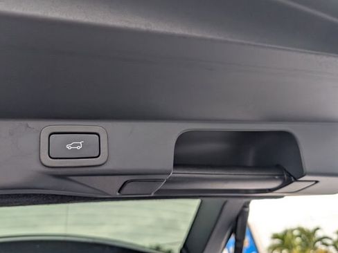 Used 2022 Land Rover Range Rover Sport HSE Dynamic image 14