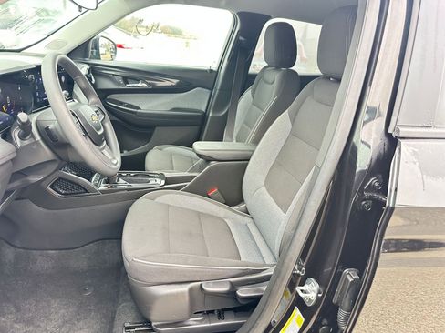 Used 2025 Chevrolet TrailBlazer LT image 36