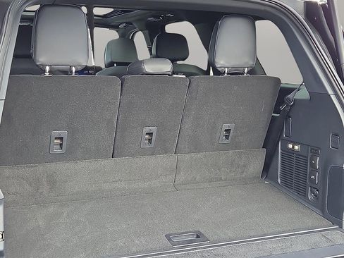 New 2025 Lincoln Navigator Reserve w/ Jet Appearance Package AWD/4WD image 8