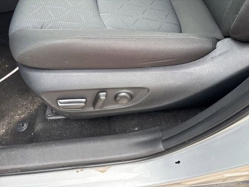 Used 2025 Toyota RAV4 XLE AWD/4WD image 13