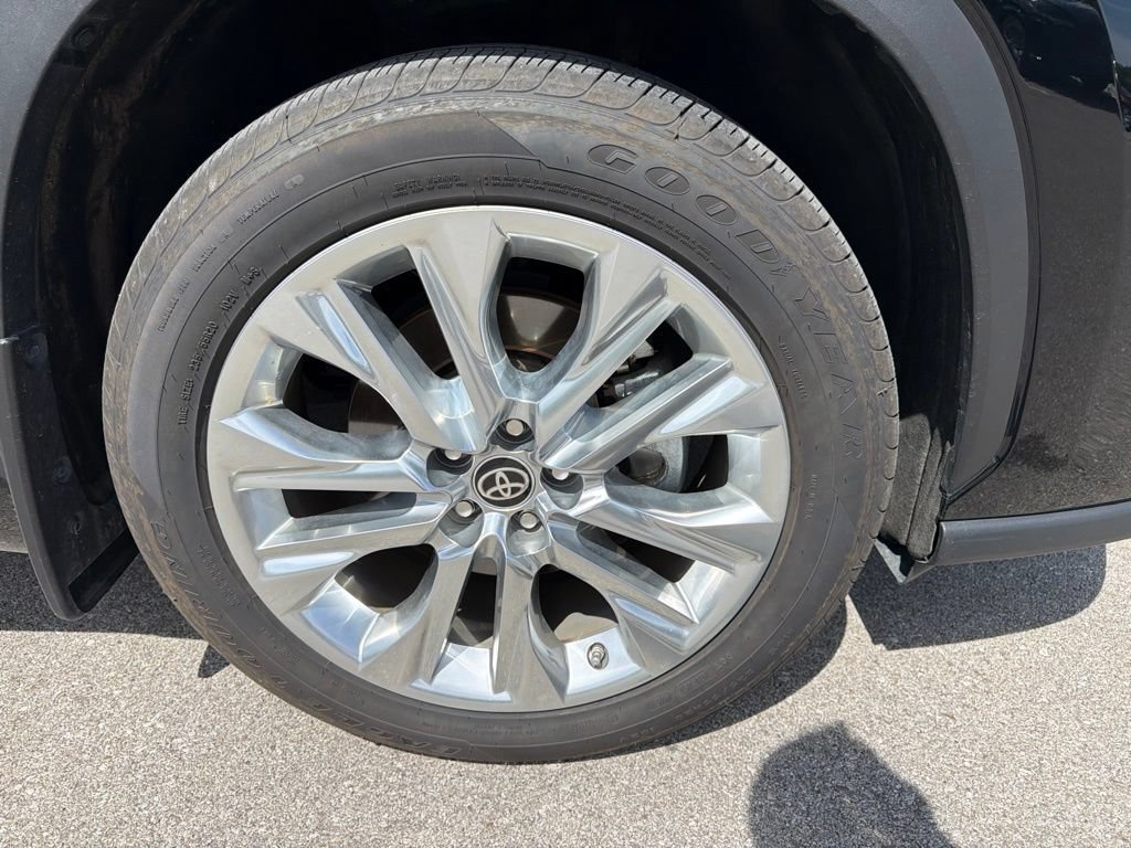 Used 2021 Toyota Highlander Limited AWD/4WD image 11