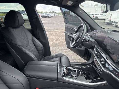 Used 2025 BMW X5 sDrive40i w/ M Sport Package RWD image 13