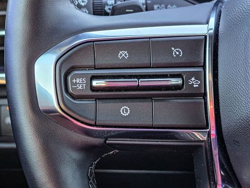 Used 2025 GMC Acadia Elevation FWD image 23