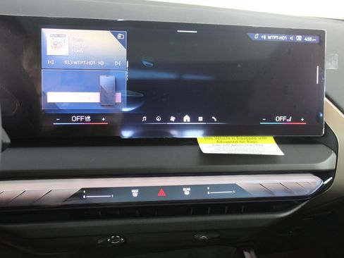 Used 2025 BMW X3 xDrive30i w/ Premium Package image 31