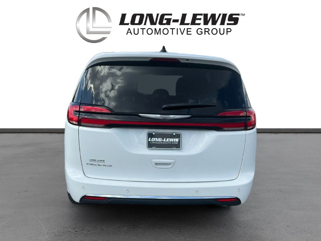 Used 2024 Chrysler Pacifica Touring FWD image 5