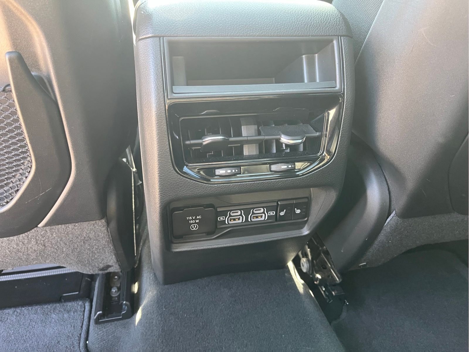 Certified 2025 Jeep Grand Cherokee Limited w/ Luxury Tech Group II AWD/4WD image 31