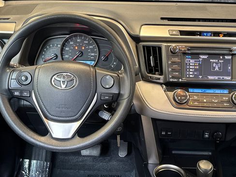 Used 2015 Toyota RAV4 XLE FWD image 17