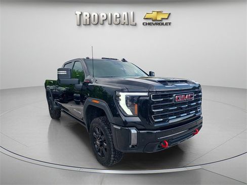 Used 2024 GMC Sierra 2500 AT4 w/ AT4 Premium Plus Package image 7