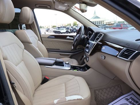 Used 2013 Mercedes-Benz GL 450 4MATIC image 8