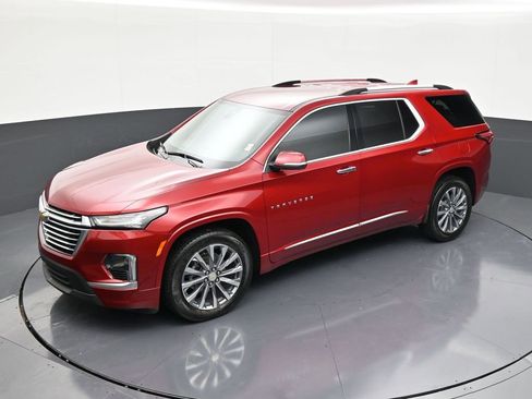 Used 2023 Chevrolet Traverse Premier FWD image 15