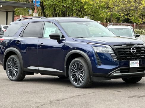 New 2026 Nissan Pathfinder SL image 9