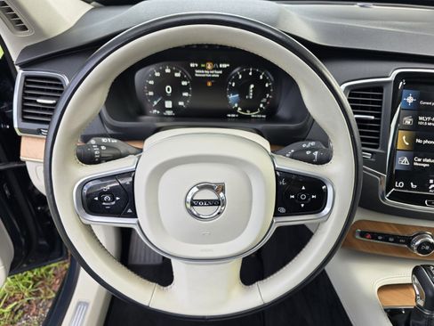 Used 2022 Volvo XC90 T6 Momentum w/ Protection Package Premier AWD/4WD image 18