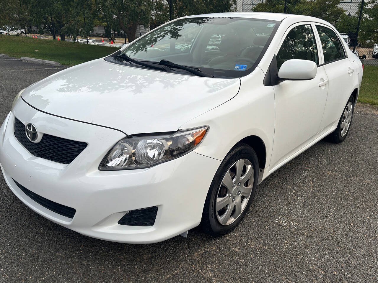Used 2010 Toyota Corolla LE w/ LE EVP Pkg #1 FWD image 1