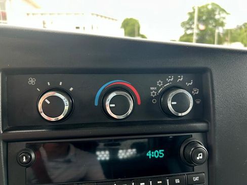 Used 2015 Chevrolet Express 2500 image 11