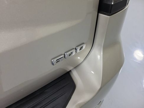 Used 2021 Cadillac Escalade Premium Luxury w/ Performance Package RWD image 6