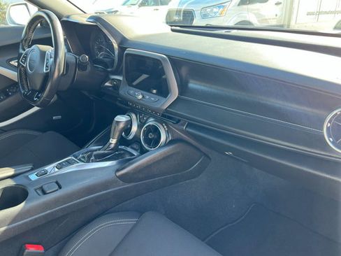 Used 2020 Chevrolet Camaro LT w/ Technology Package image 19