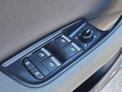 Used 2019 Audi Q8 Premium Plus w/ Premium Plus image 31