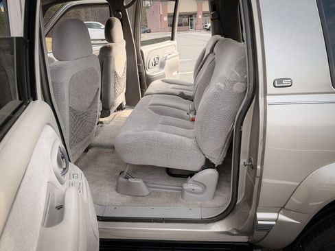 Used 1999 Chevrolet Suburban 2500 w/ Preferred Equipment Group 2 image 23